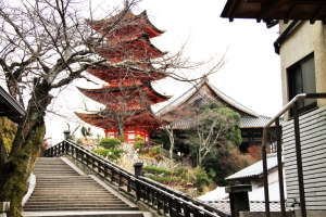 幸神社から五重塔